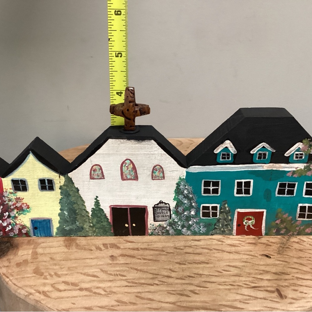 🔵 Beautiful Hand Painted Row of Homes & Church - Solid Wood - Very Unique Decor - Picture 13 of 15